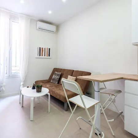 Cozy - 300m Apartment
